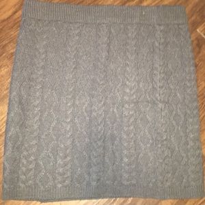 Women’s gray skirt